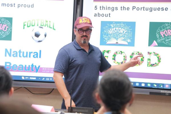 Dr. Bruno Ferreira gives a cross-cultural talk.